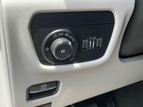 Certified 2021 Jeep Grand Cherokee L Overland w/ Luxury Tech Group IV AWD/4WD image 21