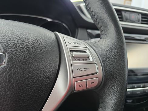 Used 2016 Nissan Rogue SL w/ SL Premium Package AWD/4WD image 18