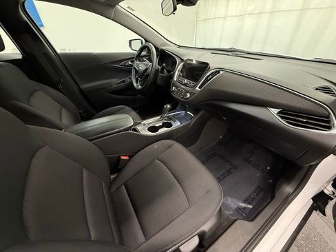 Used 2020 Chevrolet Malibu LT image 8