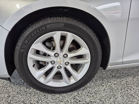 Used 2016 Chevrolet Malibu LT FWD image 10