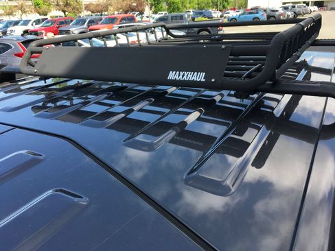 Used 2020 Jeep Wrangler Unlimited Sahara w/ Uconnect 4C Nav & Sound Group AWD/4WD image 37