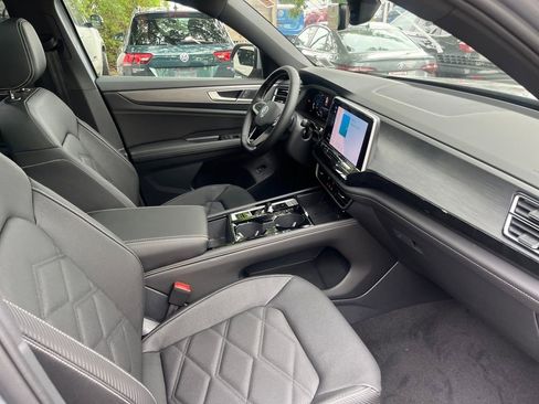 New 2026 Volkswagen Atlas Cross Sport SE image 19