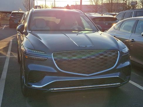 Used 2026 Genesis GV70 2.5T Advanced image 2