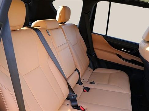 Used 2025 Lexus LX 700h Luxury image 19