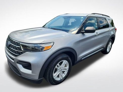 Used 2022 Ford Explorer XLT RWD image 1