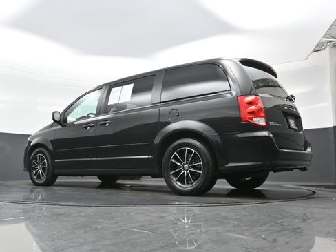Used 2017 Dodge Grand Caravan GT FWD image 29