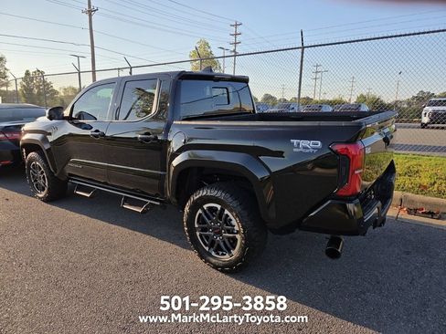 Used 2025 Toyota Tacoma TRD Sport w/ TRD Sport Premium Package AWD/4WD image 5