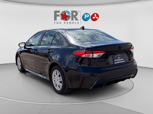 Used 2022 Toyota Corolla SE image 3
