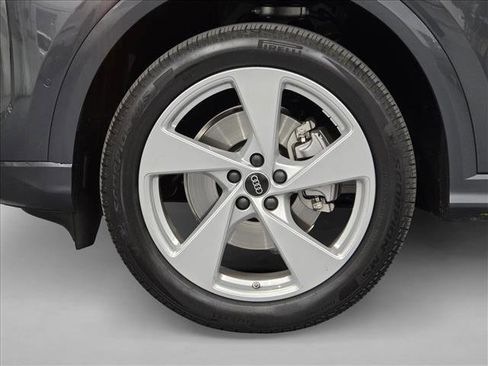 Certified 2025 Audi Q5 Premium Plus image 9