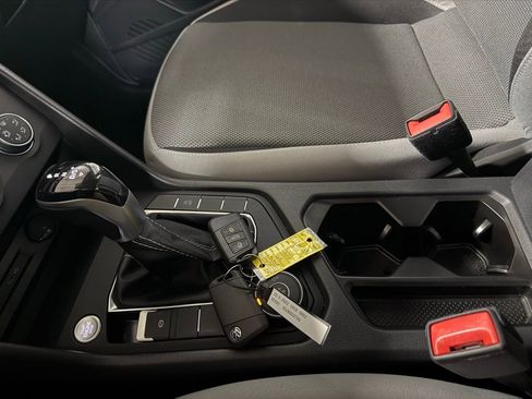 Used 2022 Volkswagen Taos S image 15