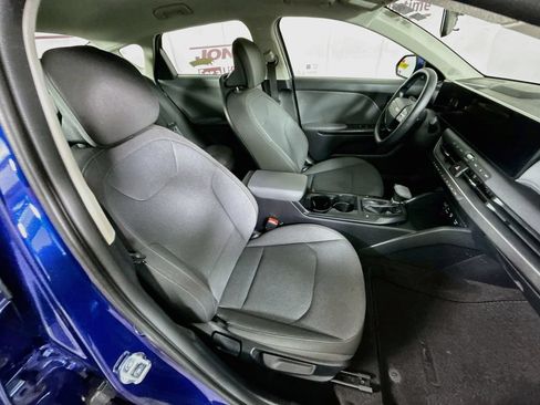 Used 2025 Kia K4 FWD image 30