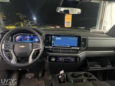 Used 2022 Chevrolet Silverado 1500 LT image 3