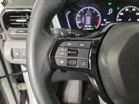Used 2025 Honda Pilot Touring image 23