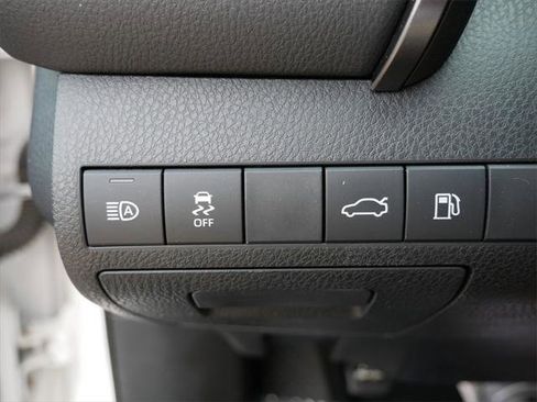 Certified 2018 Toyota Camry SE image 26