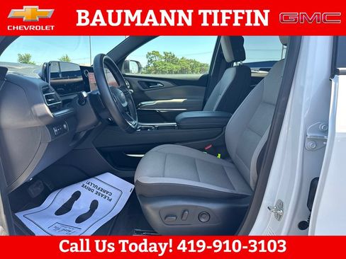 Used 2026 Chevrolet Traverse LT w/ Driver Confidence Package FWD image 17