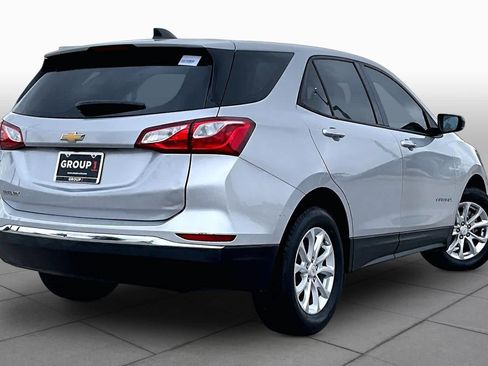 Used 2018 Chevrolet Equinox LS FWD image 13