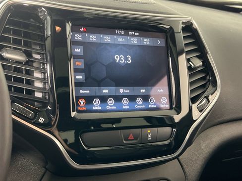 Used 2022 Jeep Cherokee Limited image 14