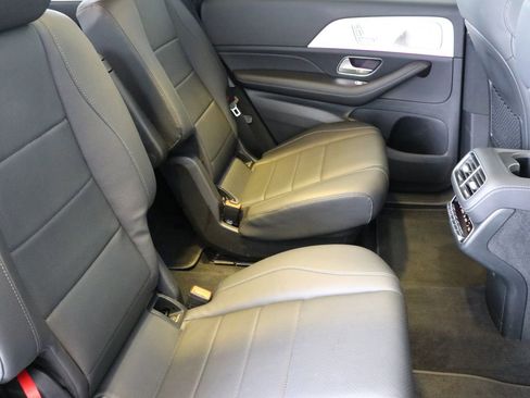 Used 2025 Mercedes-Benz GLS 450 4MATIC image 41