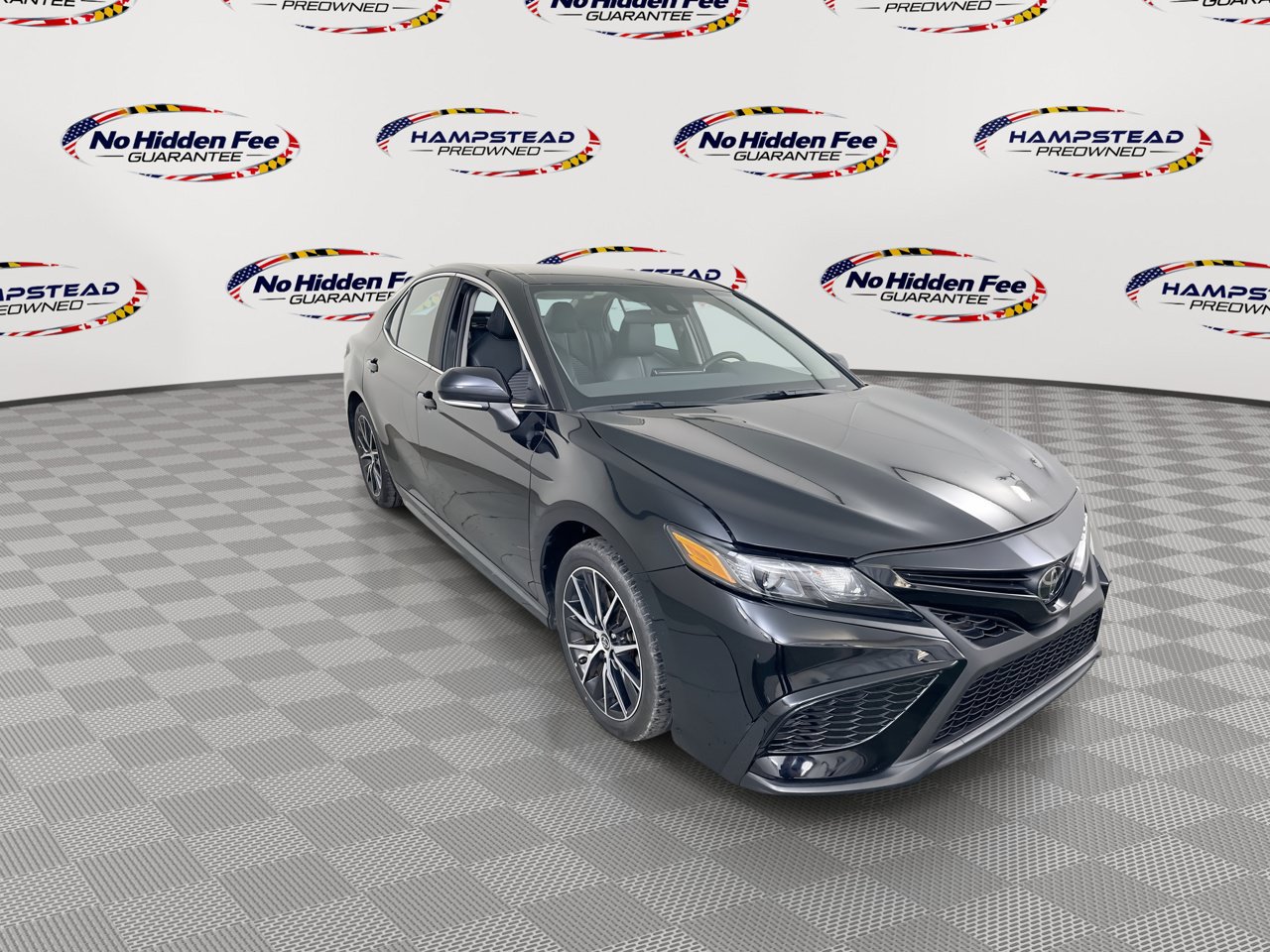 Used 2023 Toyota Camry SE FWD image 3