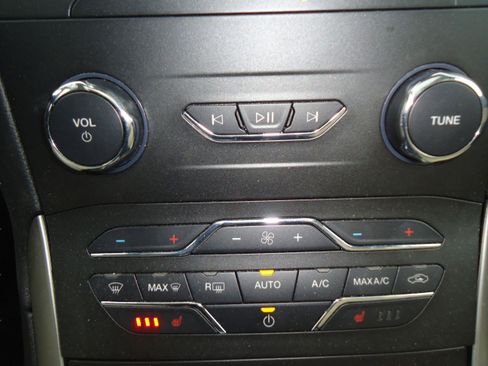 Used 2020 Ford Edge SEL w/ Convenience Package image 19