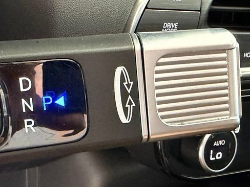 Used 2026 Hyundai Palisade SEL FWD image 9