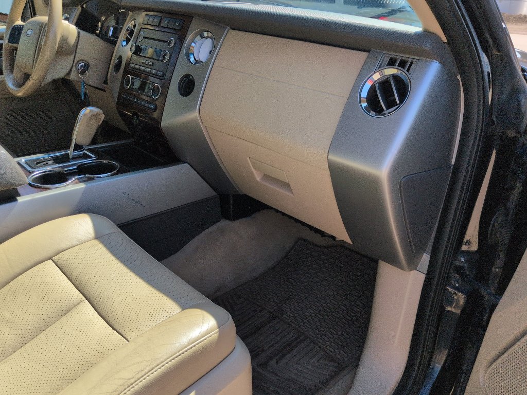 Used 2014 Ford Expedition EL XLT w/ Equipment Group 202A AWD/4WD image 33