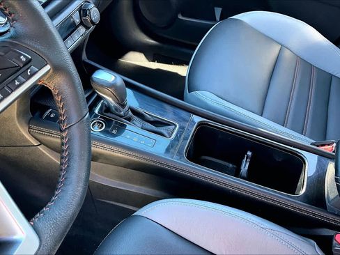 Used 2021 Nissan Kicks SR w/ SR Premium Package image 16