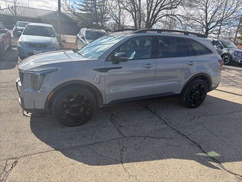 Certified 2025 Kia Sorento X-Line EX image 2