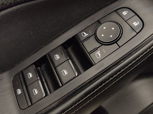 Used 2023 Nissan Rogue SV image 27