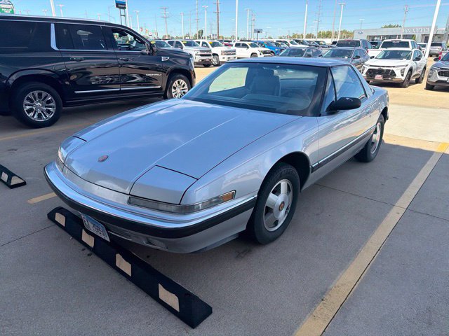 Used 1990 Buick Reatta Coupe FWD image 3