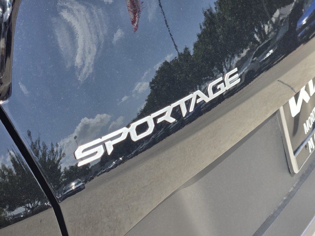 New 2026 Kia Sportage LX w/ LX Convenience Package FWD image 8