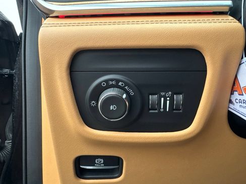 Used 2021 Jeep Grand Cherokee L Summit AWD/4WD image 25