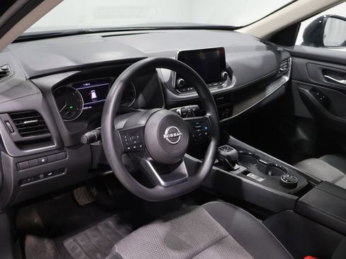 Used 2024 Nissan Rogue SV AWD/4WD image 16