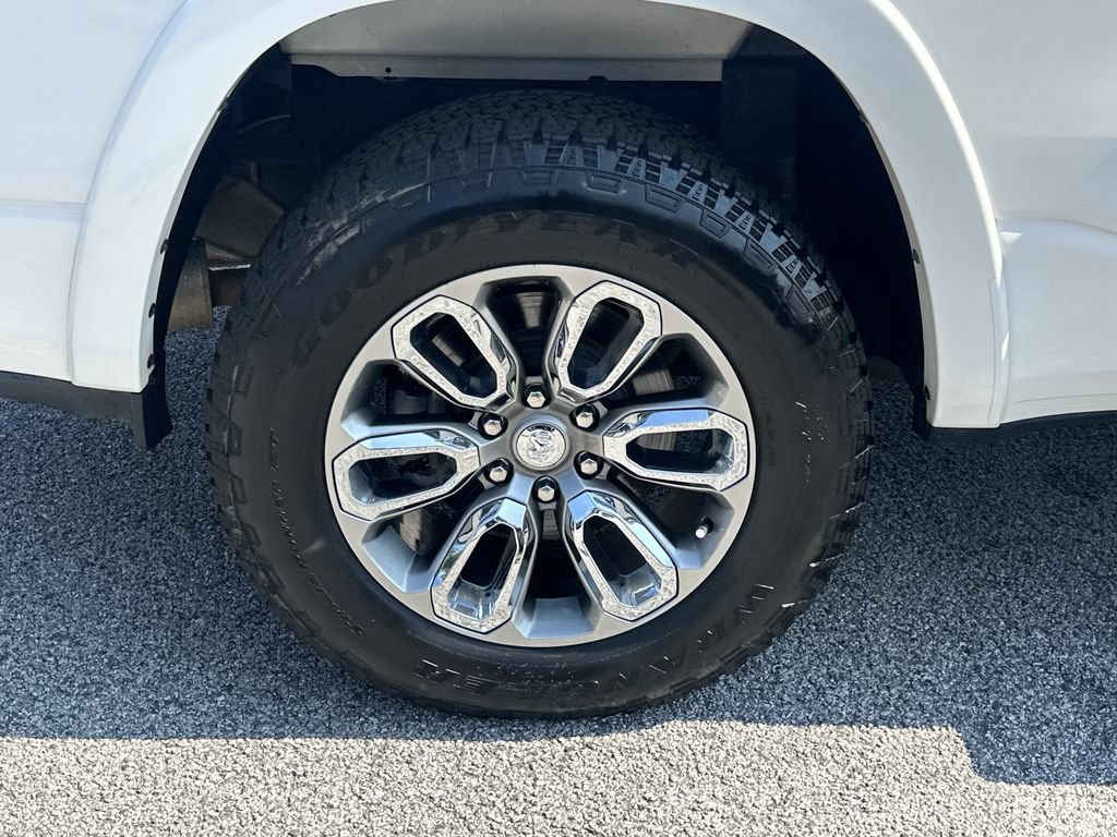 Used 2021 RAM 1500 Laramie w/ Sport Appearance Package AWD/4WD image 17