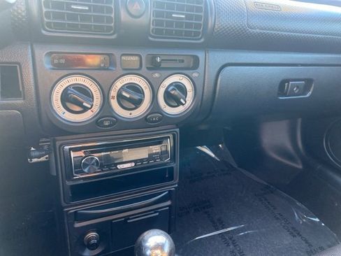 Used 2003 Toyota MR2 image 13