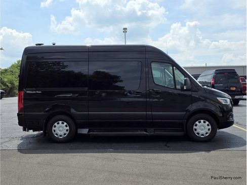 Used 2020 Mercedes-Benz Sprinter 2500 image 2