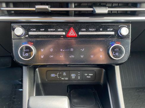 Used 2025 Hyundai Santa Cruz Limited AWD/4WD image 24