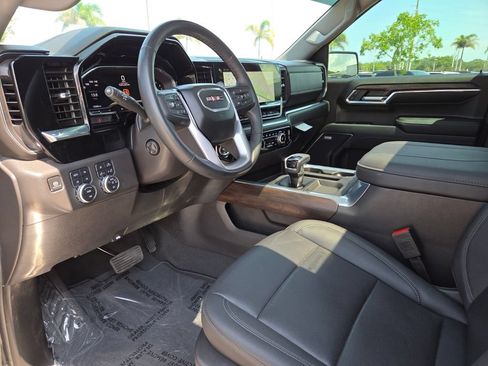 Used 2024 GMC Sierra 1500 SLT w/ SLT Premium Plus Package AWD/4WD image 28