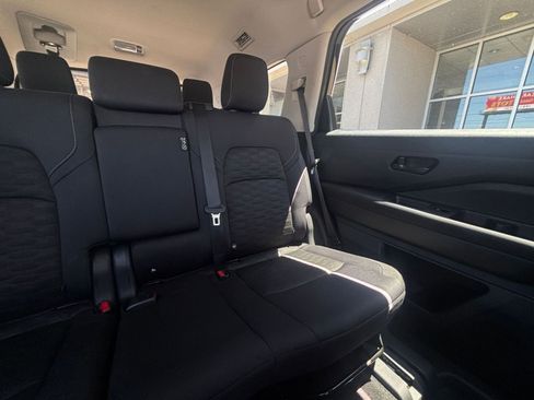 Used 2025 Nissan Pathfinder SV FWD image 45