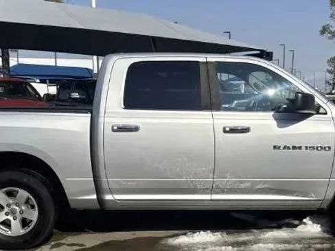 Used 2011 RAM 1500 Classic SLT image 1