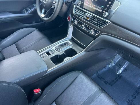Used 2020 Honda Accord EX image 33