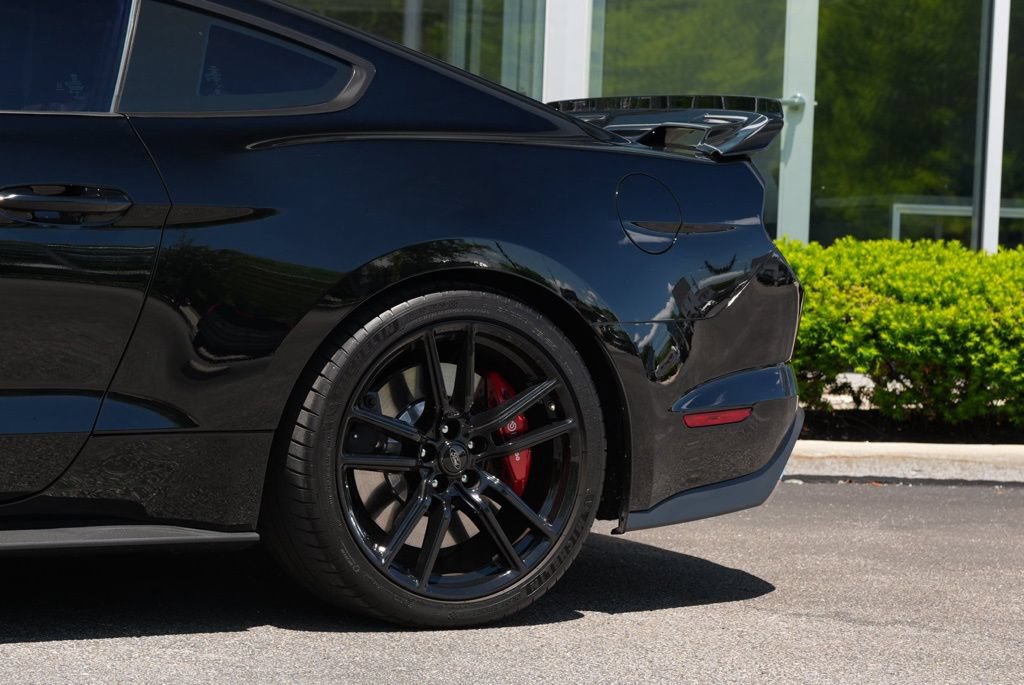 Used 2022 Ford Mustang Shelby GT500 w/ Technology Package RWD image 10