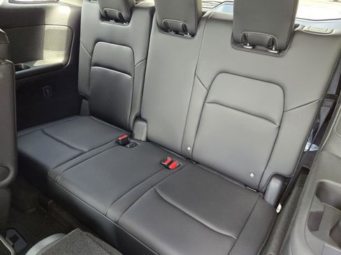 New 2026 Nissan Pathfinder Platinum FWD image 9