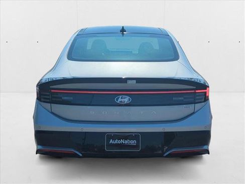 New 2025 Hyundai Sonata Limited FWD image 9