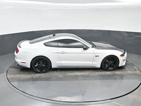 Used 2022 Ford Mustang GT w/ Black Accent Package RWD image 28