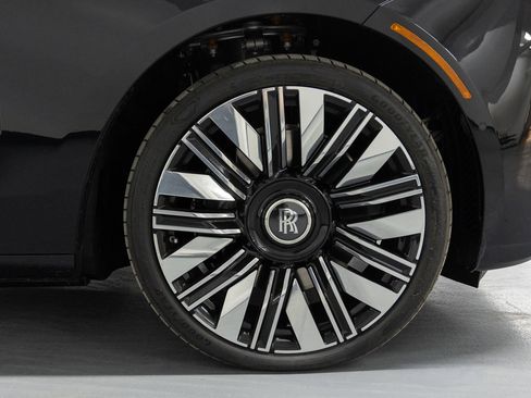 Used 2025 Rolls-Royce Ghost image 23