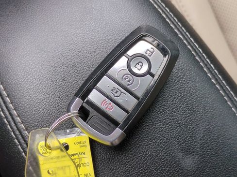 Used 2021 Ford Escape Titanium FWD image 25