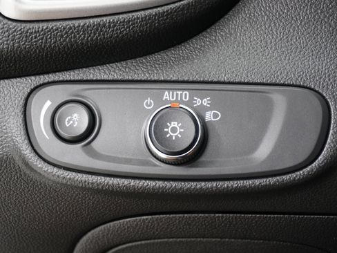 Used 2022 Chevrolet Trax LT w/ LPO, Cargo Package image 18