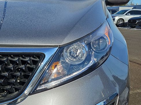 Used 2016 Kia Sportage EX image 9