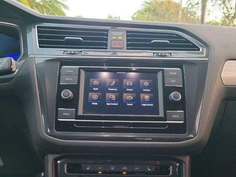 Used 2022 Volkswagen Tiguan S image 21